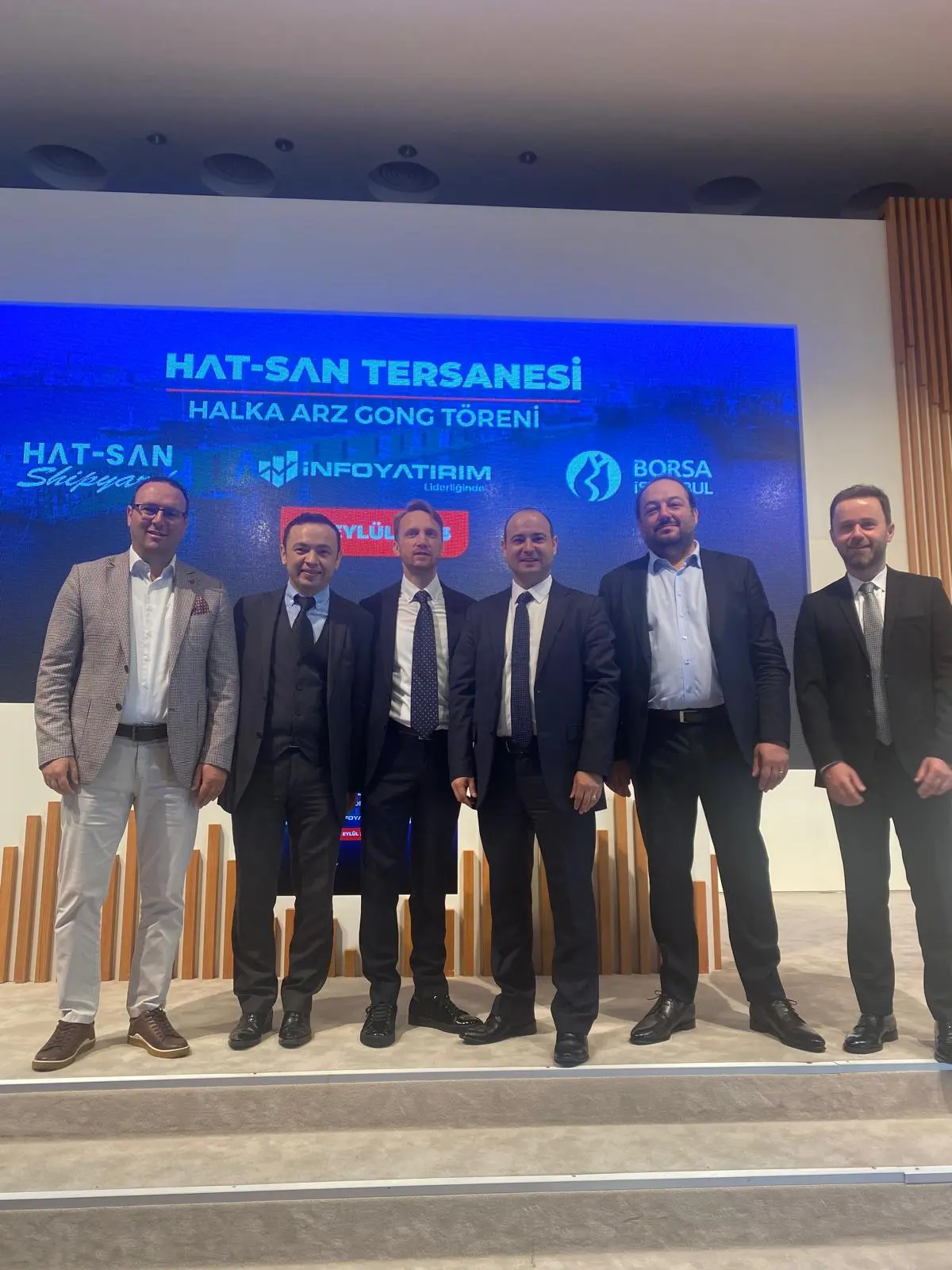 Bazen Kutluyoruz